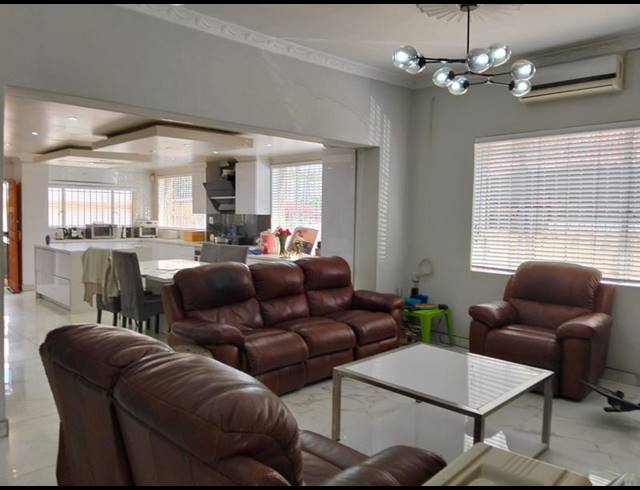 4 BEDROOM HOUSE FOR SALE IN ALBERTON NORTH